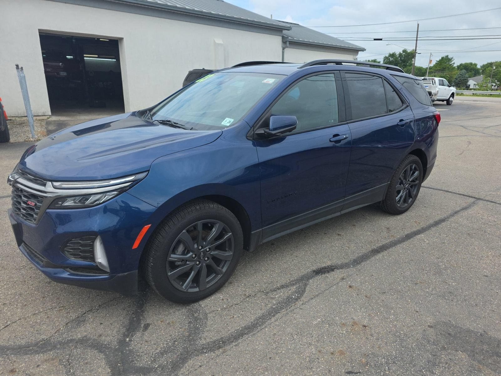 Used 2023 Chevrolet Equinox RS w/ RS Leather Package FWD image 1