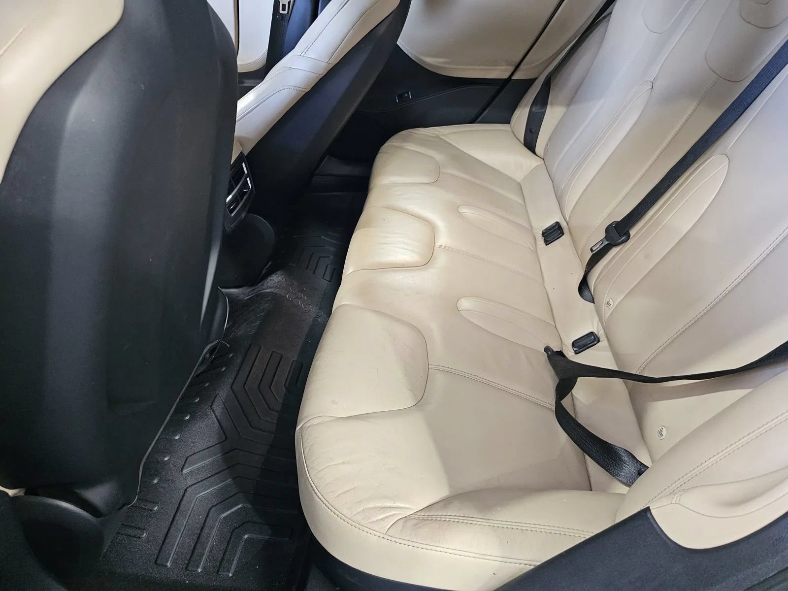 Used 2016 Tesla Model S 70 RWD image 12