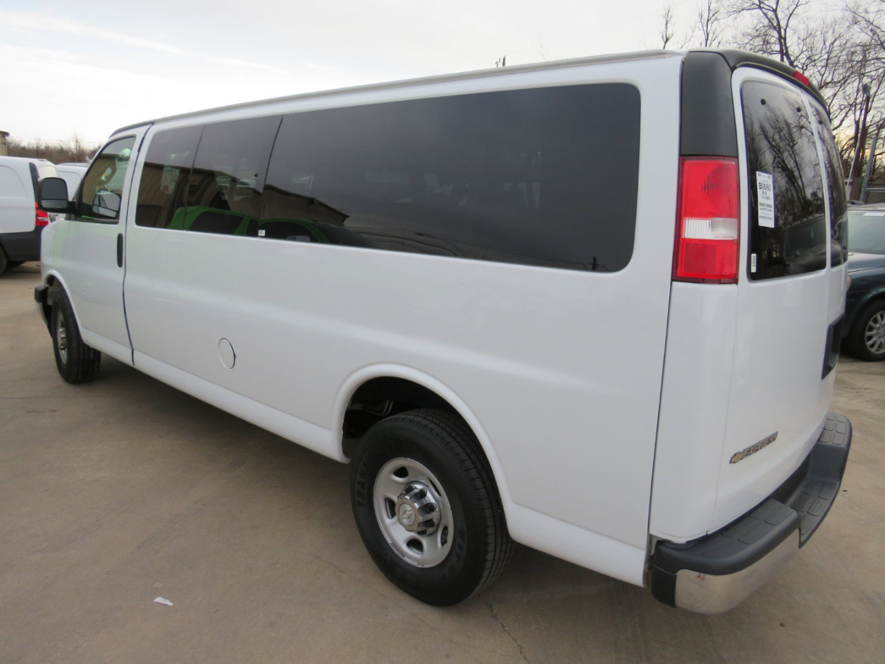 Used 2018 Chevrolet Express 3500 LT w/ LT Preferred Equipment Group RWD image 6