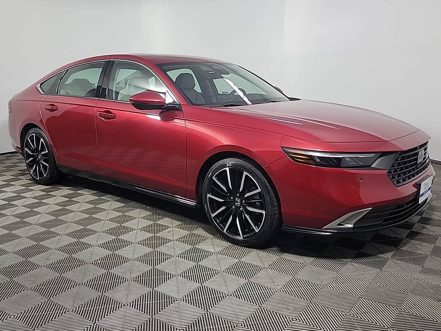 Used 2023 Honda Accord Touring image 1