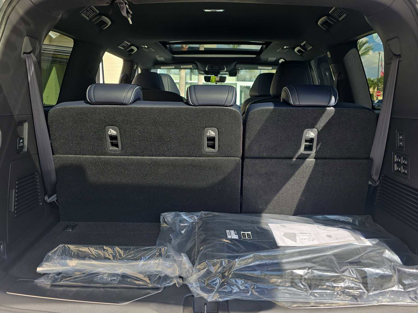 New 2026 INFINITI QX80 4WD w/ Sport Exterior Package image 28
