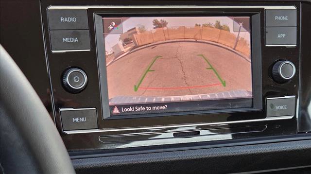 Used 2023 Volkswagen Jetta SE image 12