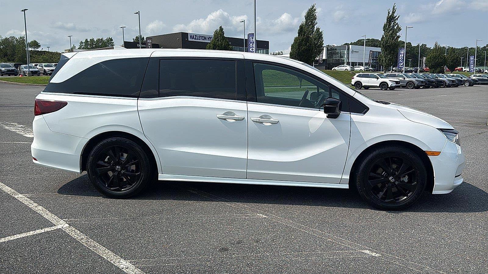 Used 2023 Honda Odyssey Sport image 4