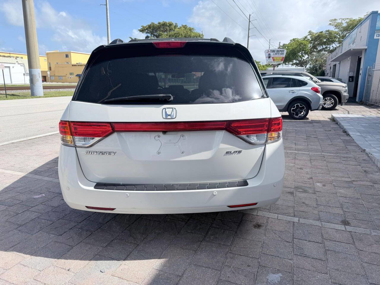 Used 2014 Honda Odyssey Touring Elite image 5