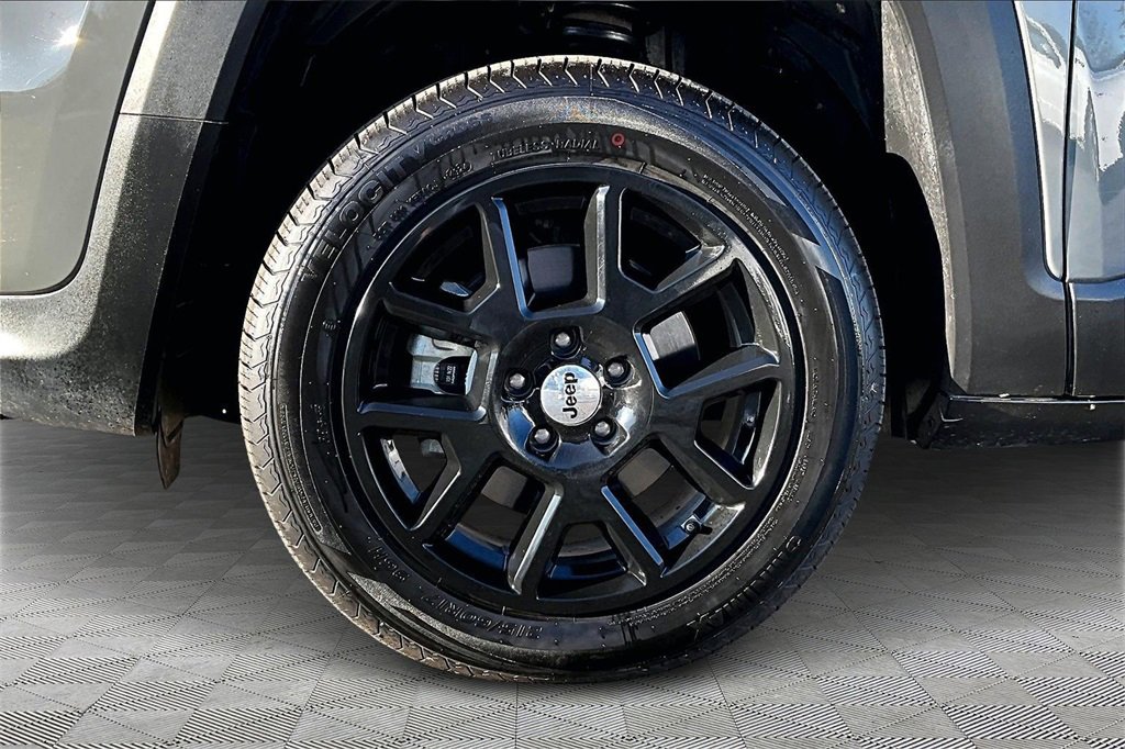 Used 2022 Jeep Renegade Latitude image 9