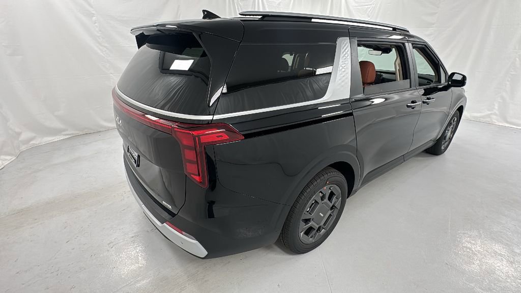 New 2026 Kia Carnival EX image 3
