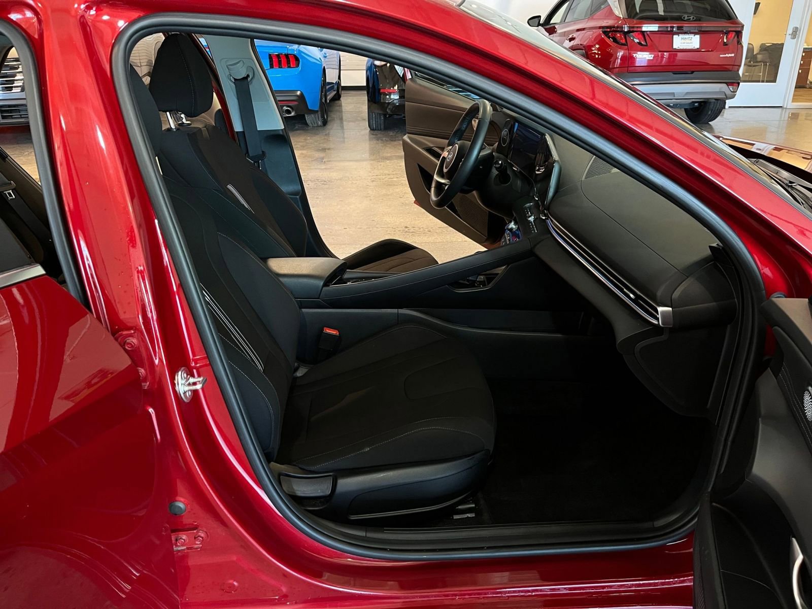 Used 2025 Hyundai Elantra SEL image 37