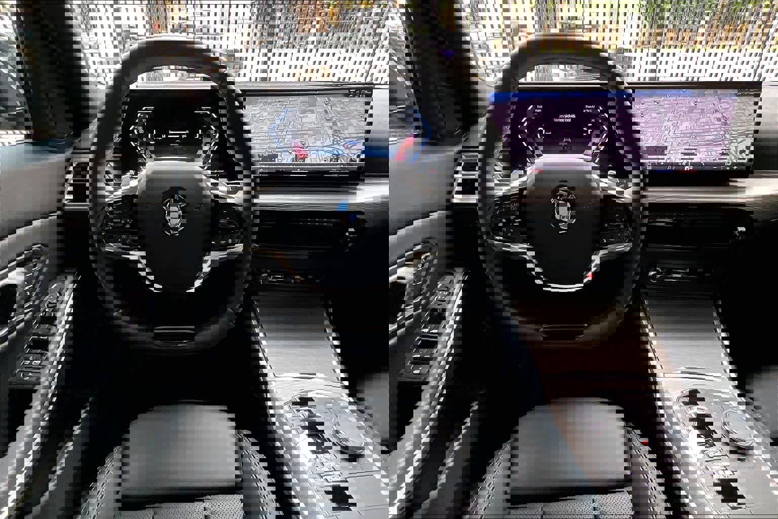 Certified 2025 BMW 330i Sedan image 5