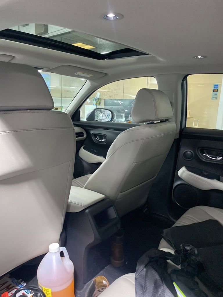 Used 2023 Honda HR-V EX-L image 8