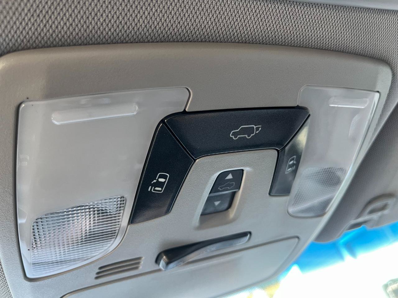 Used 2015 Toyota Sienna XLE w/ XLE Navigation Package FWD image 41