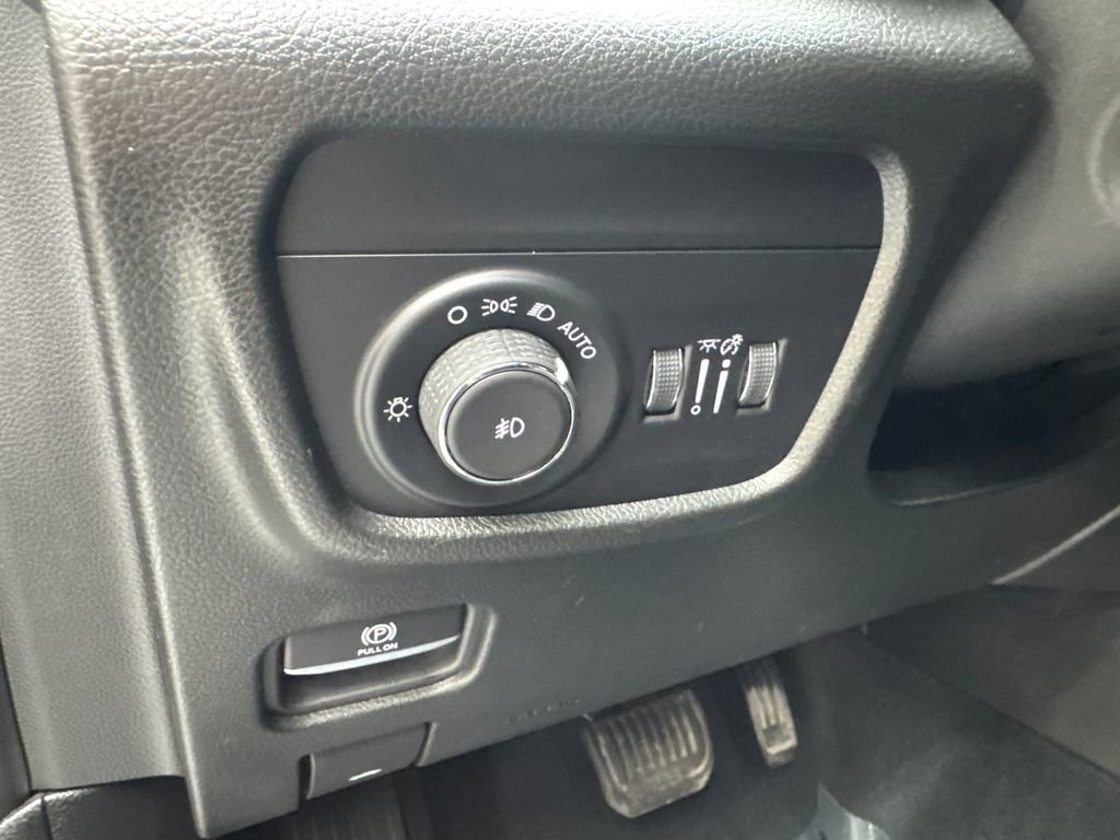 Used 2023 Jeep Grand Cherokee Summit w/ Adv Protech Group IV AWD/4WD image 56