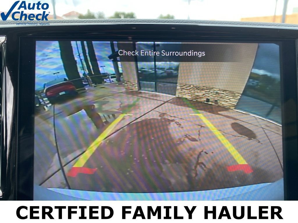 Used 2024 Chrysler Pacifica Touring-L FWD image 40