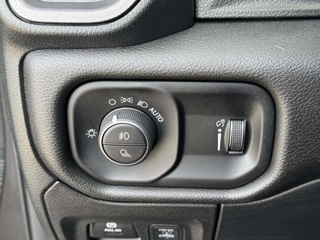 Used 2026 RAM 1500 Warlock AWD/4WD image 28