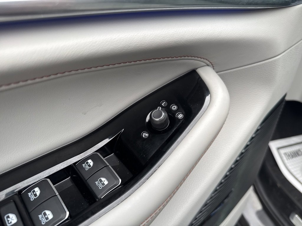 Used 2022 Jeep Grand Cherokee Overland w/ Luxury Tech Group IV image 16