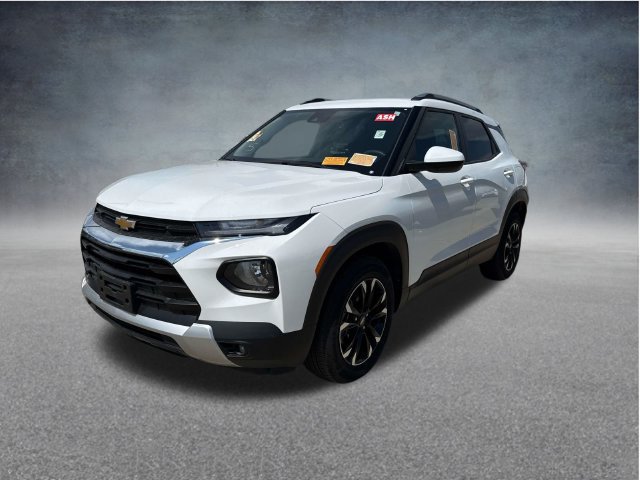 Used 2023 Chevrolet TrailBlazer LT w/ Convenience Package FWD image 3
