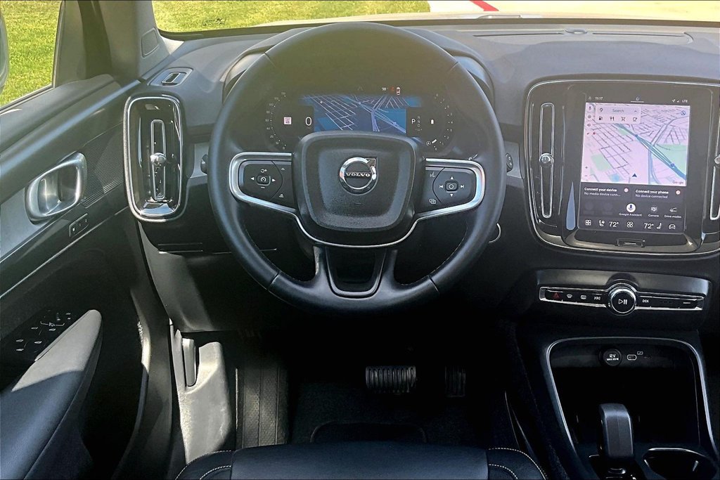 Certified 2025 Volvo XC40 B5 Core AWD/4WD image 7