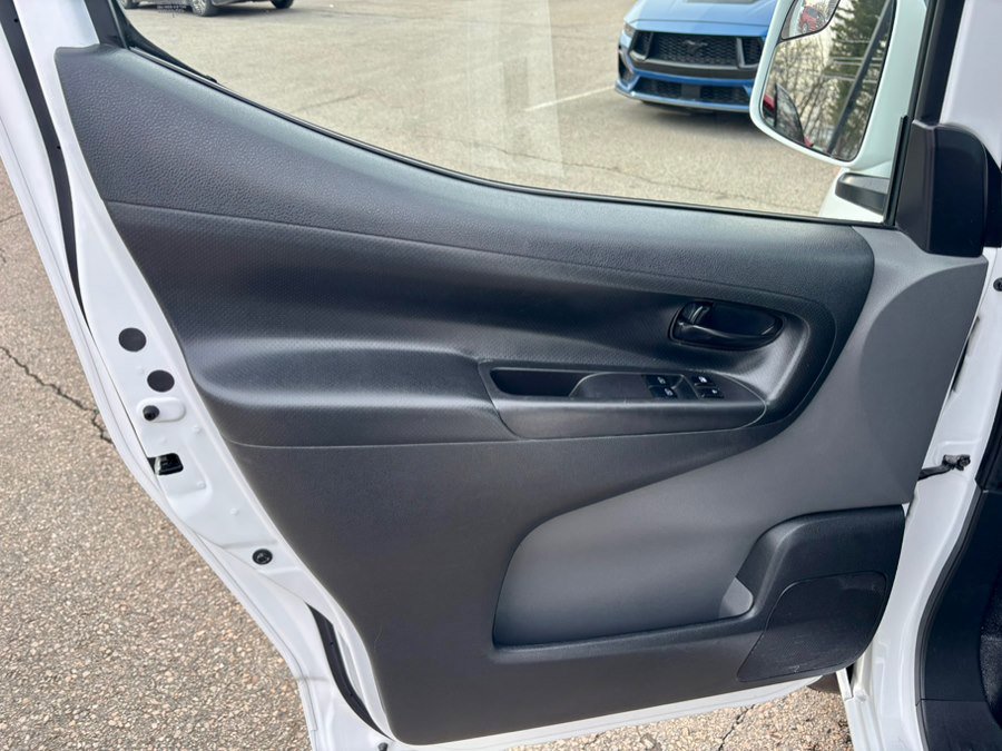 Used 2018 Nissan NV200 SV w/ Back Door Glass Package image 10
