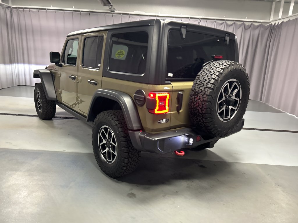Used 2026 Jeep Wrangler Unlimited Rubicon AWD/4WD image 5