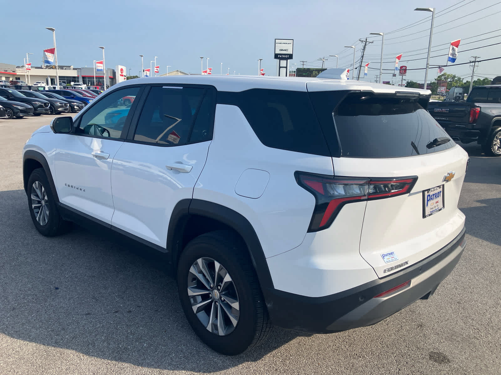 Used 2025 Chevrolet Equinox LT w/ Safety and Technology Package FWD image 5