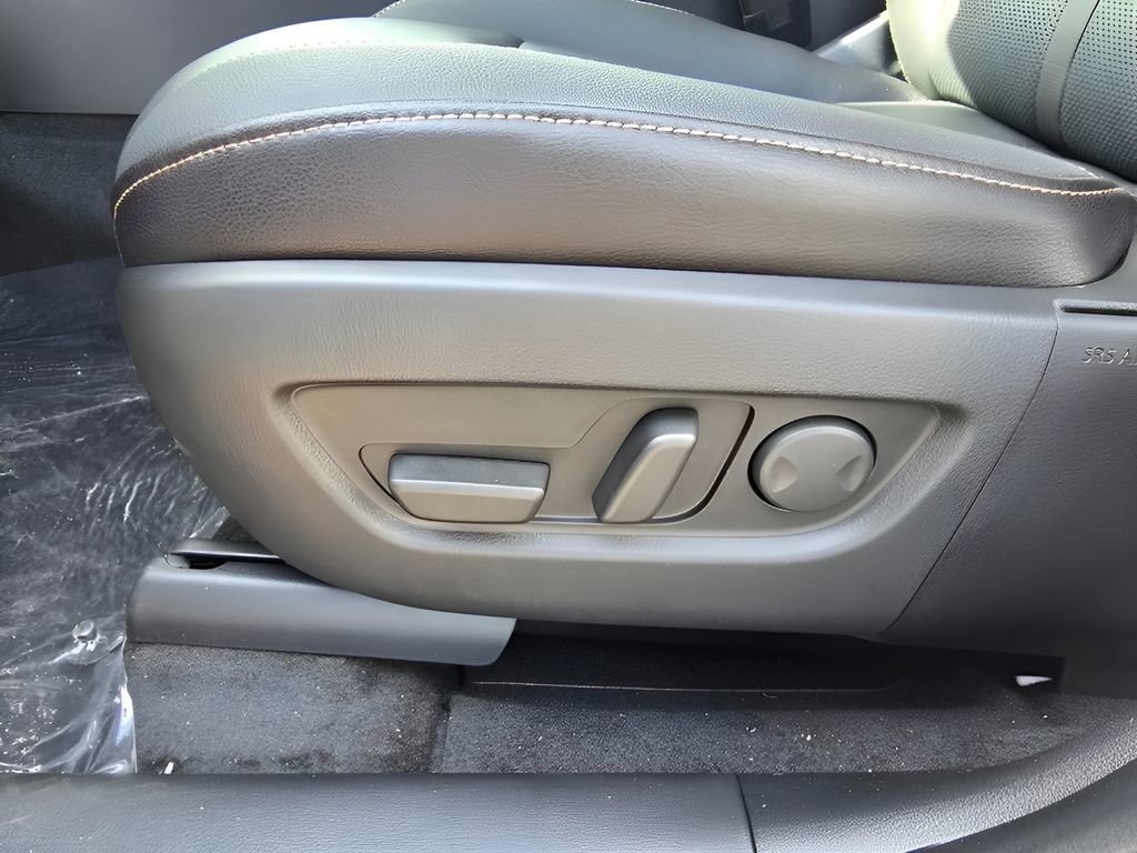 Used 2025 MAZDA CX-90 Plug-In Hybrid w/Premium Sport image 17