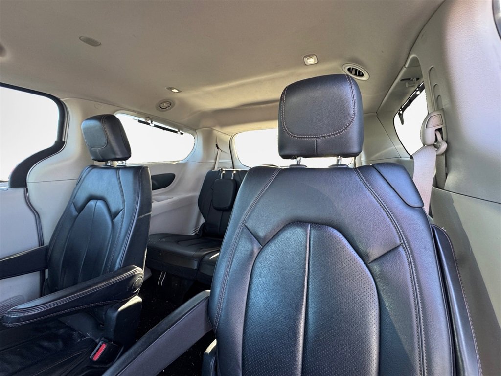Certified 2019 Chrysler Pacifica Touring-L image 25