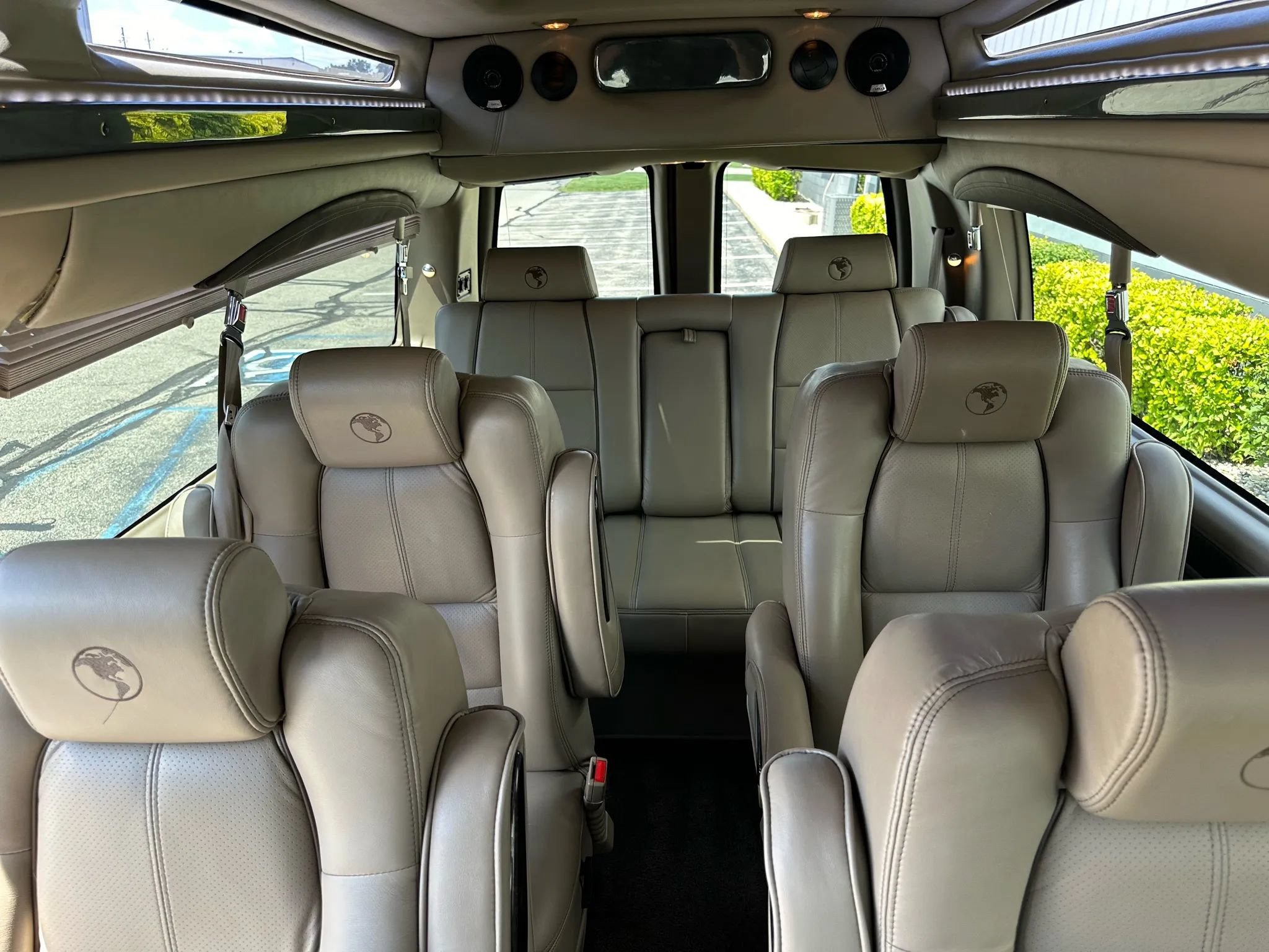 Used 2015 Chevrolet Express 2500 Extended RWD image 19