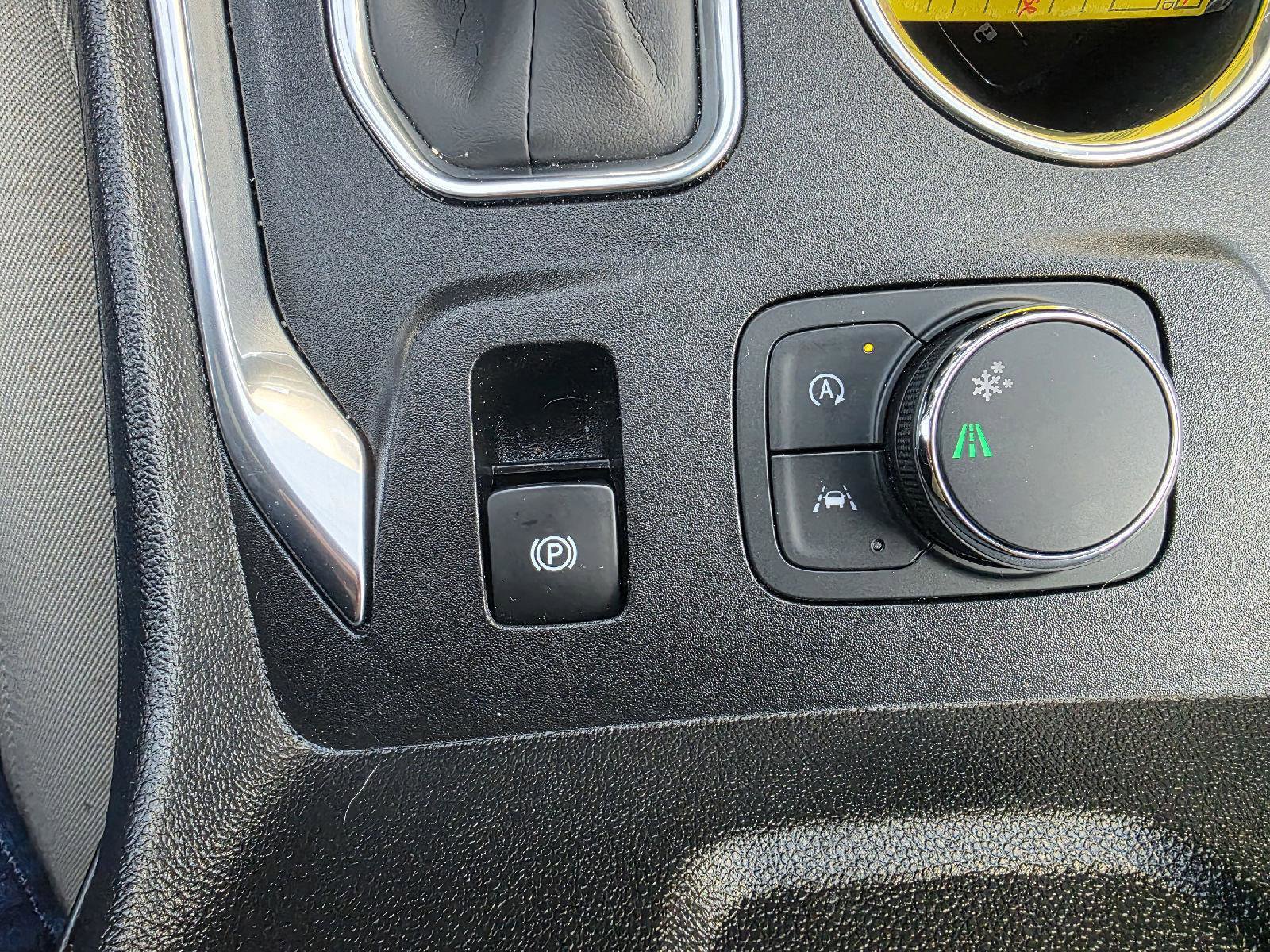 Used 2023 Chevrolet Traverse LS image 24