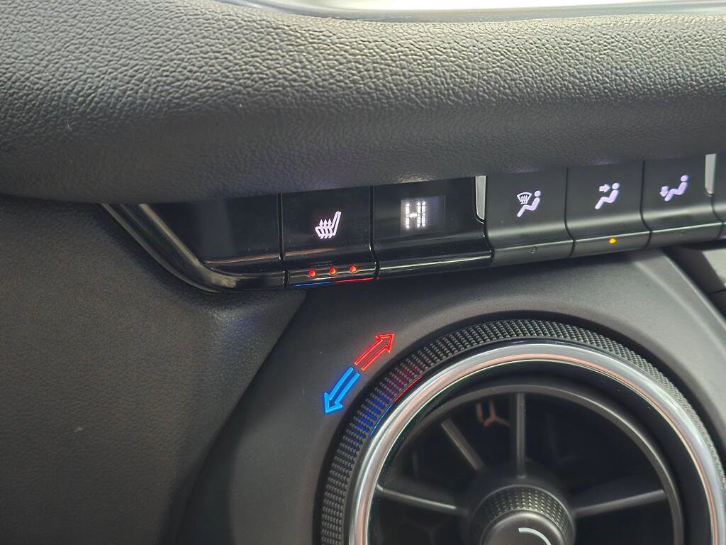 Used 2025 Chevrolet Blazer LT image 31