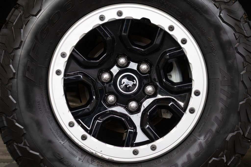 Used 2021 Ford Bronco Badlands image 11