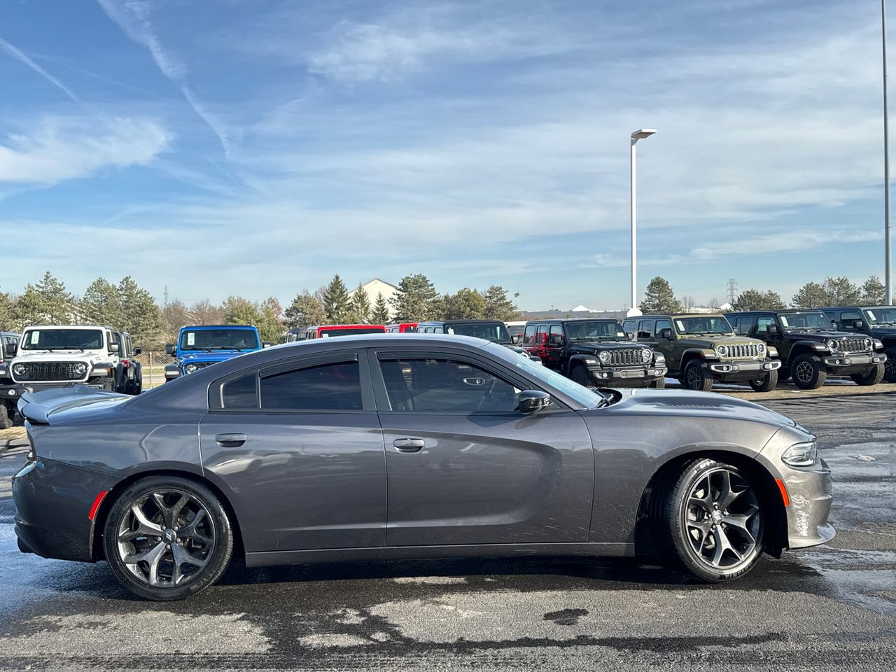 Used 2020 Dodge Charger SXT w/ Blacktop Package image 2