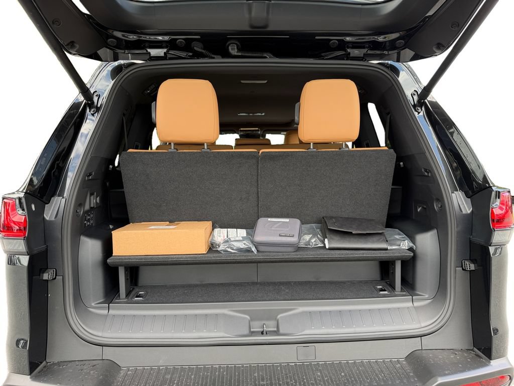 New 2026 Lexus LX 700h Luxury AWD/4WD image 10