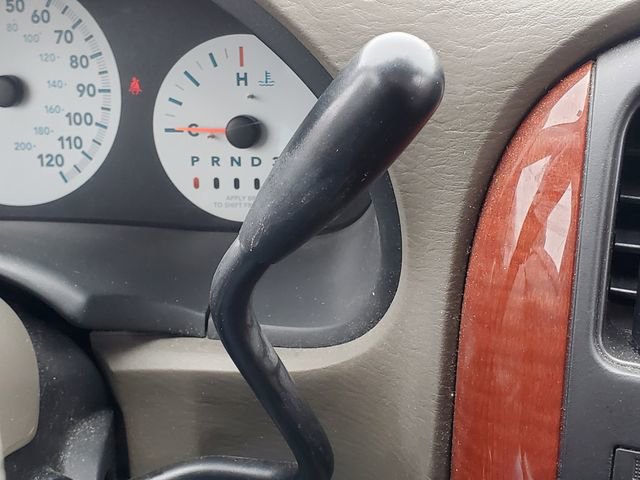 Used 2006 Chrysler Town & Country image 22