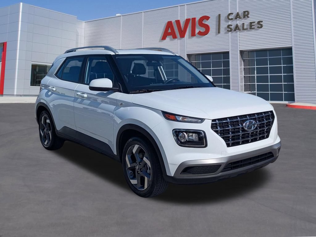 Used 2025 Hyundai Venue SEL FWD image 3