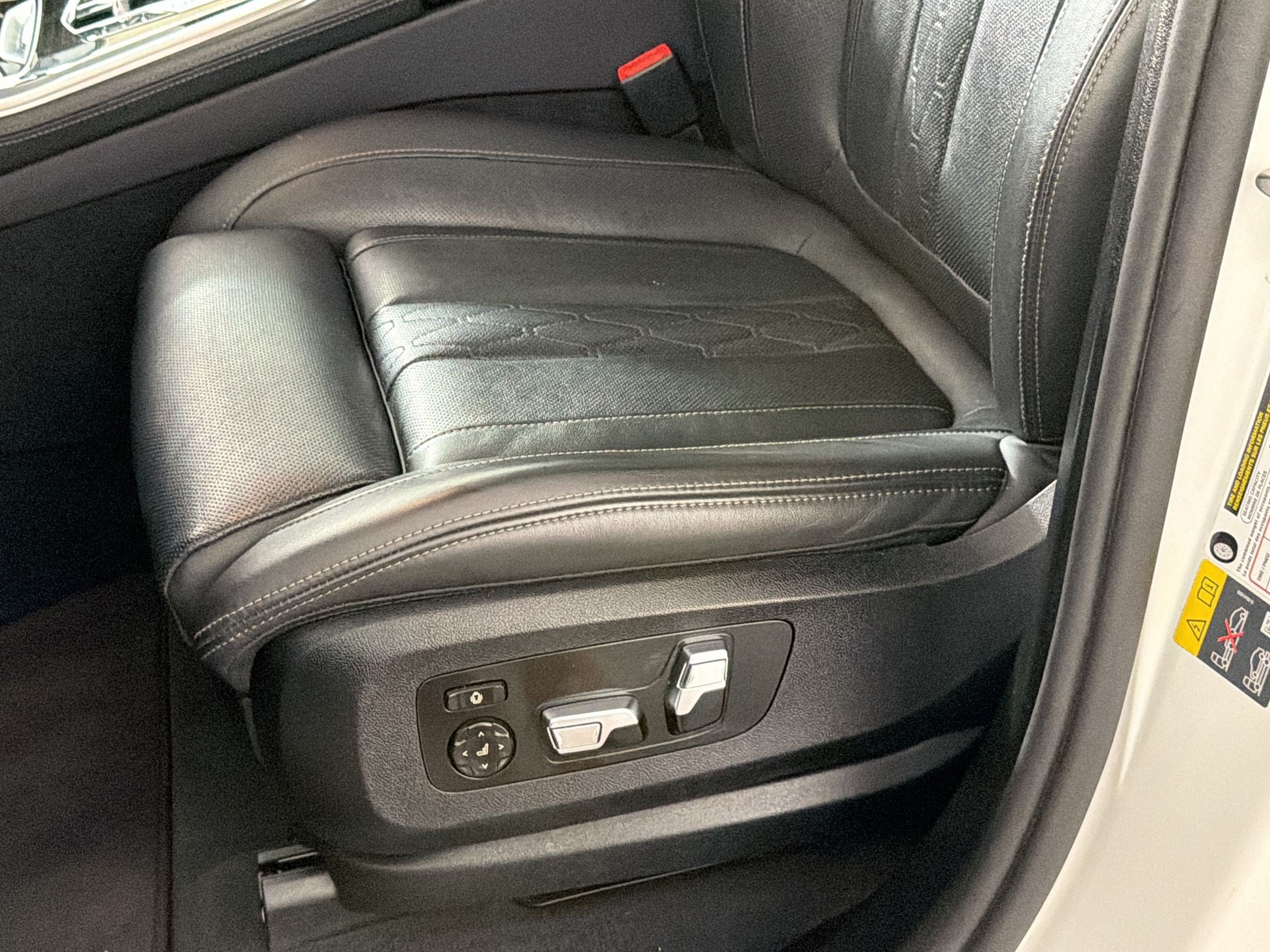 Used 2025 BMW X5 xDrive50e AWD/4WD image 15