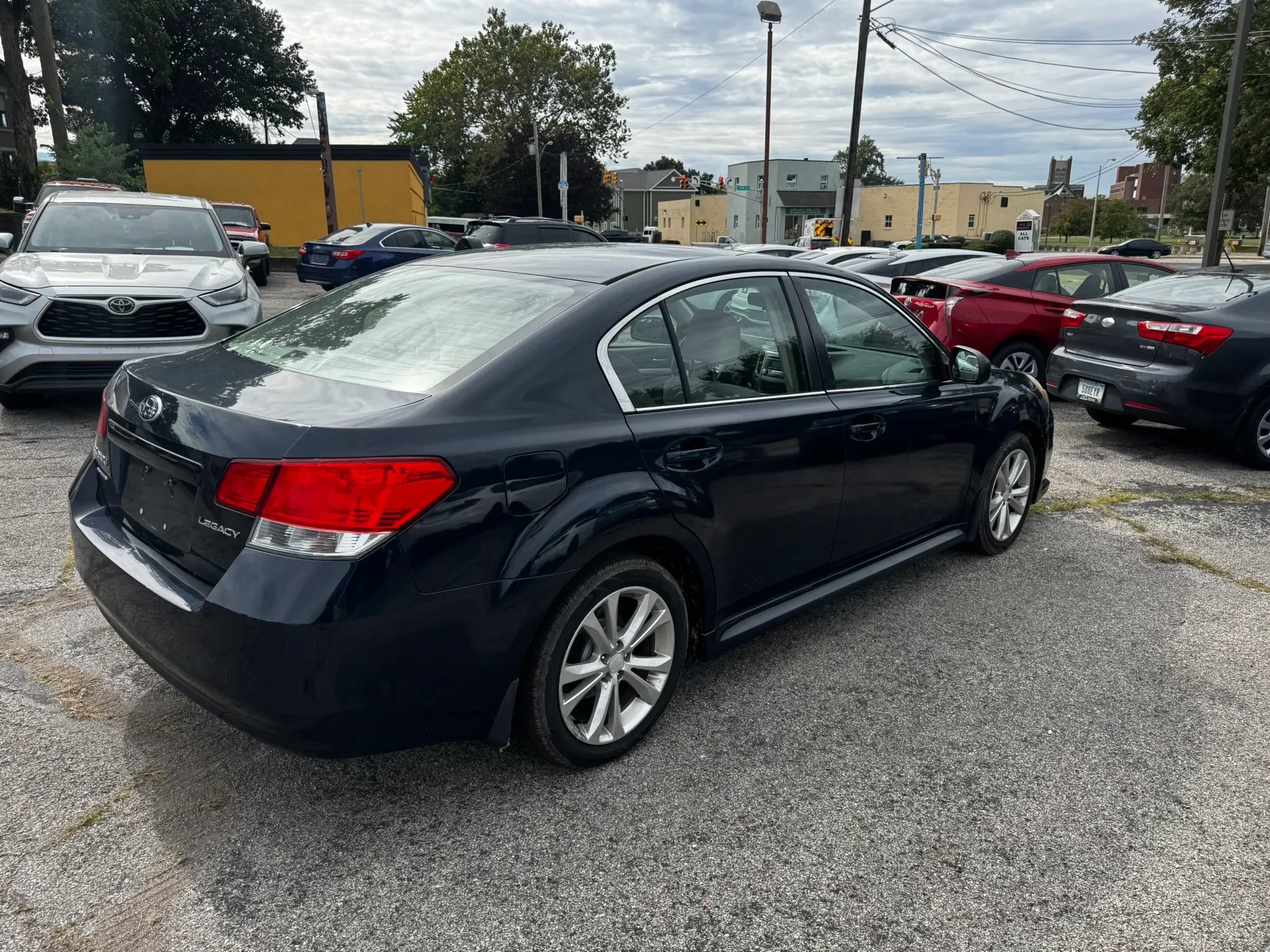 Used 2014 Subaru Legacy 2.5i w/ Alloy Wheel Package AWD/4WD image 4