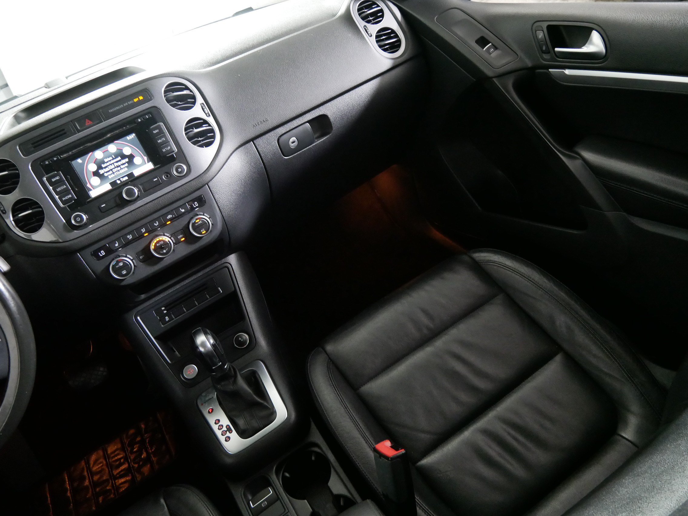 Used 2013 Volkswagen Tiguan SEL AWD/4WD image 11
