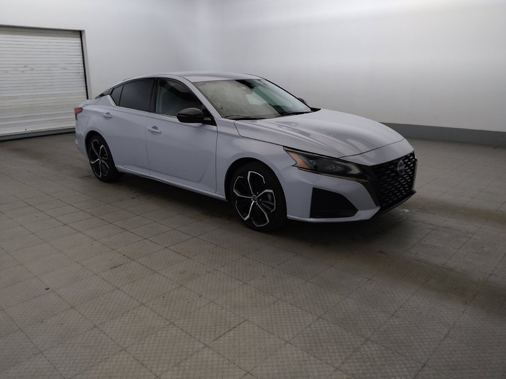 Used 2023 Nissan Altima 2.5 SR FWD image 11
