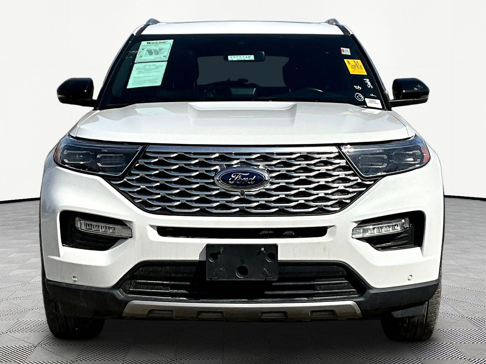 Used 2022 Ford Explorer Platinum w/ Technology Package AWD/4WD image 2