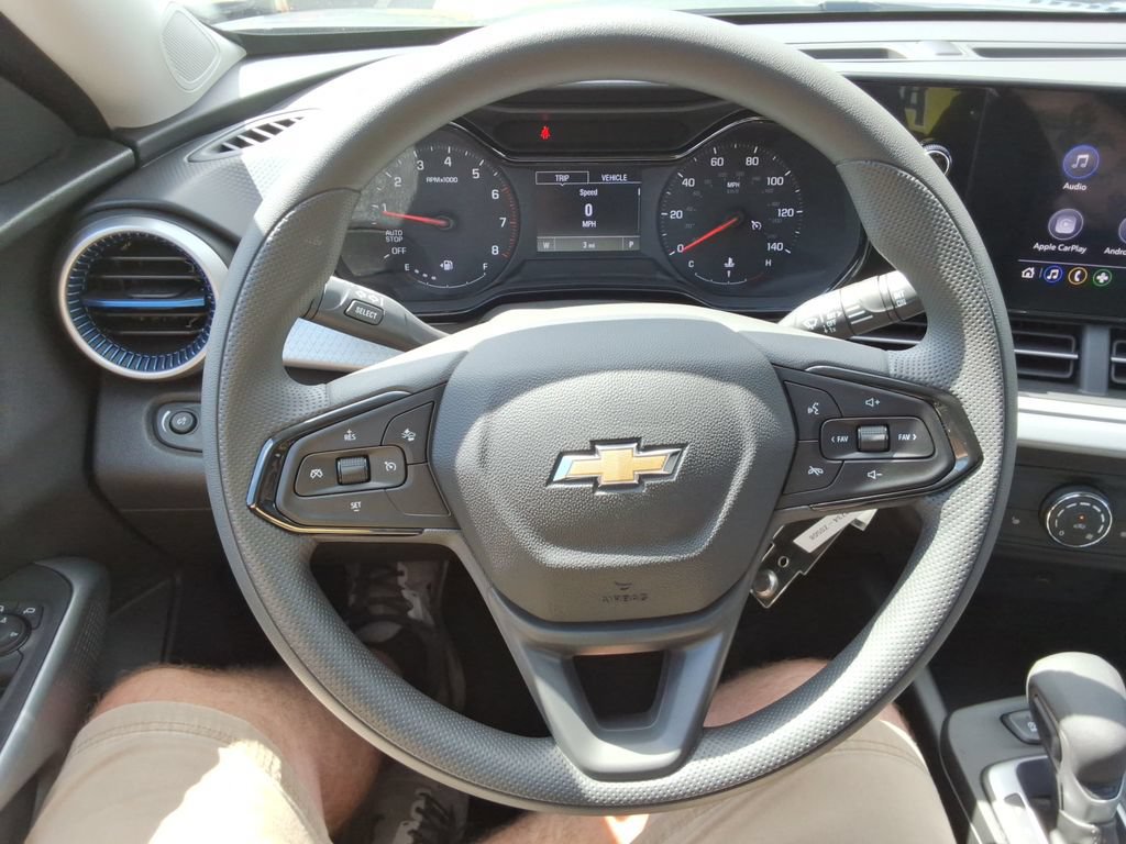 New 2026 Chevrolet Trax LS w/ LS Convenience Package FWD image 23
