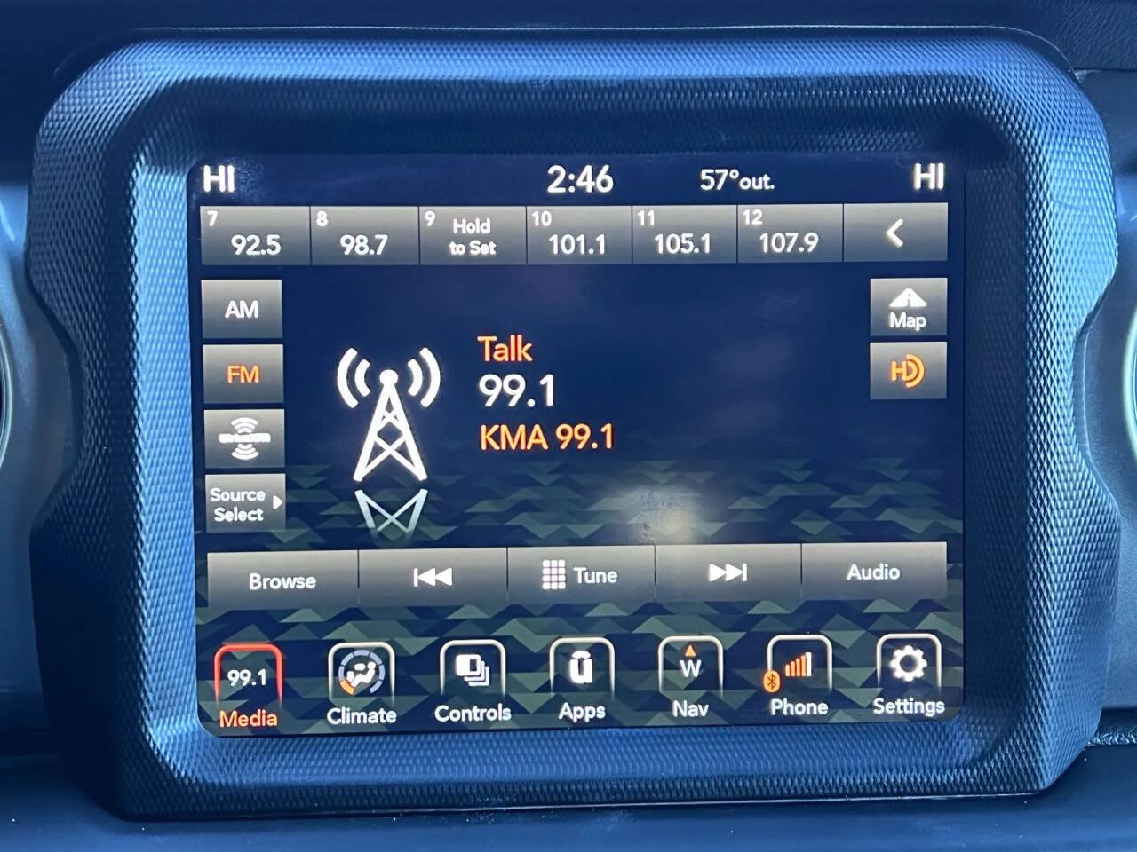Used 2020 Jeep Wrangler Unlimited Sahara w/ Uconnect 4C Nav & Sound Group AWD/4WD image 32