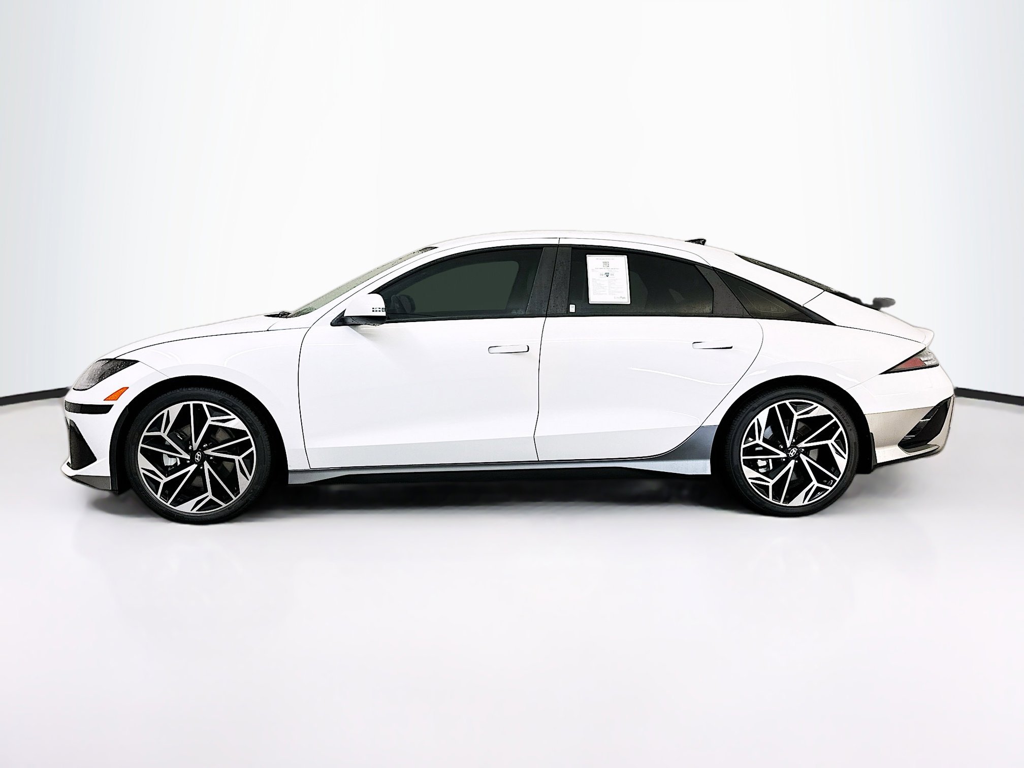 Used 2024 Hyundai Ioniq 6 SEL AWD/4WD image 4