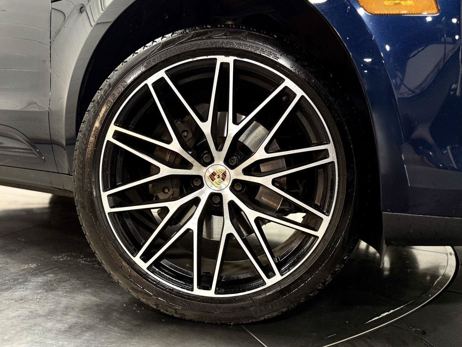 Used 2023 Porsche Macan Turbo AWD/4WD image 10
