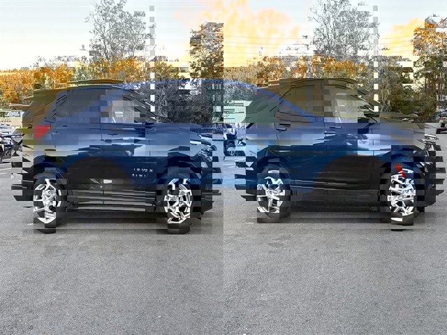 Used 2022 Chevrolet Equinox LS image 2