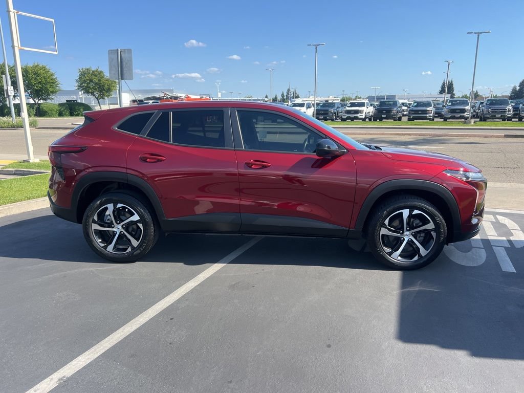 Used 2024 Chevrolet Trax RS w/ Driver Confidence Package FWD image 15