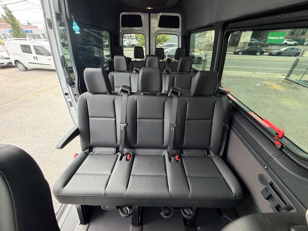 Used 2025 Mercedes-Benz Sprinter 2500 image 21