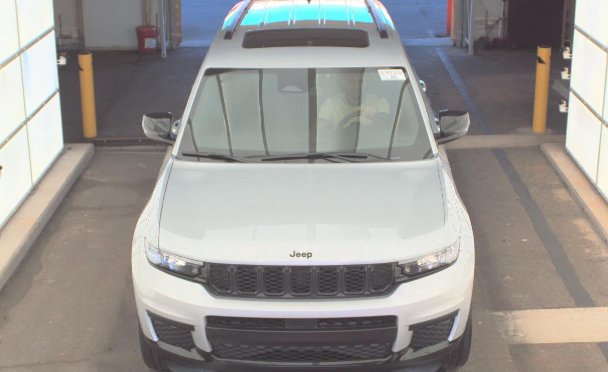 Used 2025 Jeep Grand Cherokee L Altitude w/ Trailer Tow Package image 3