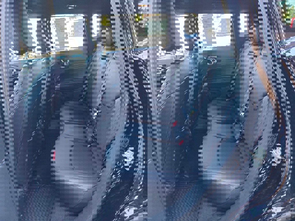 Used 2023 Jeep Compass Trailhawk image 9