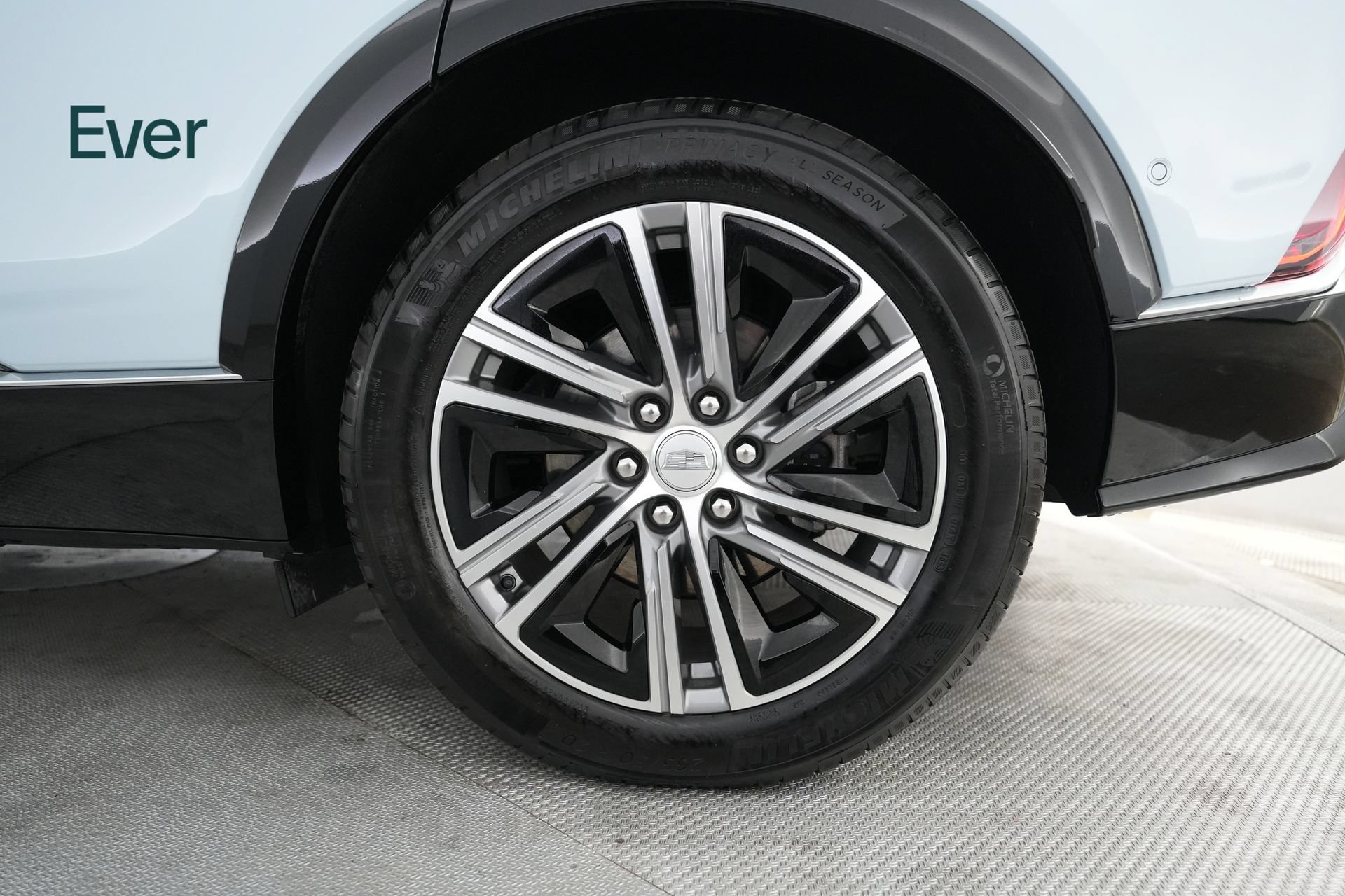 Used 2024 Cadillac Lyriq Luxury RWD image 9