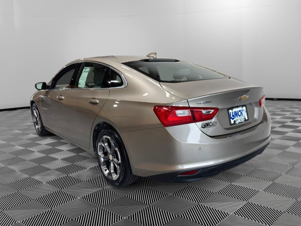 Used 2024 Chevrolet Malibu LT FWD image 3