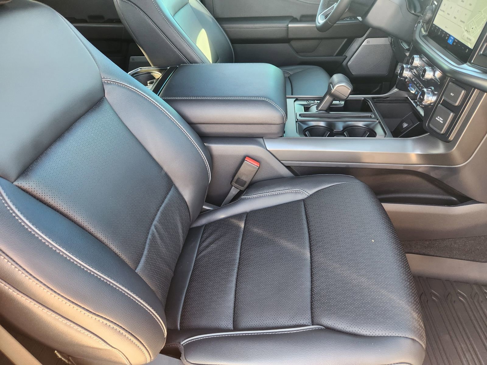 New 2026 Ford F150 Lariat w/ Equipment Group 501A Mid image 14